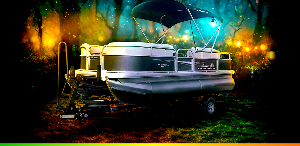 Pontoon boat